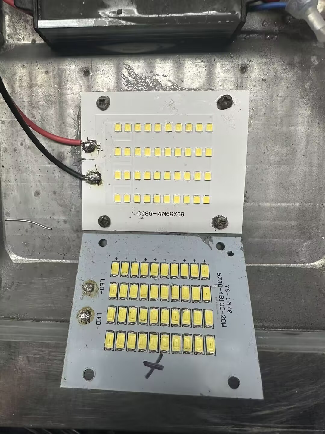 Aktueller Firmenfall über Sunshineopto's One-Stop-Service nach Maß—— Vietnam: Flutlicht