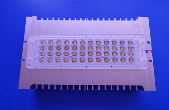Kundenspezifisches 90X90 Grad SMD 3030 LED-Linsenmodul mit neuem Kühlkörper für 50W Tunnelbeleuchtung
