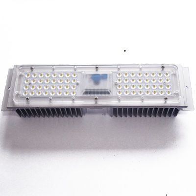 AC 220V SMD 3030 LED Straßenlaternen-Komponenten mit optischer PC-Linse und Kühlkörper